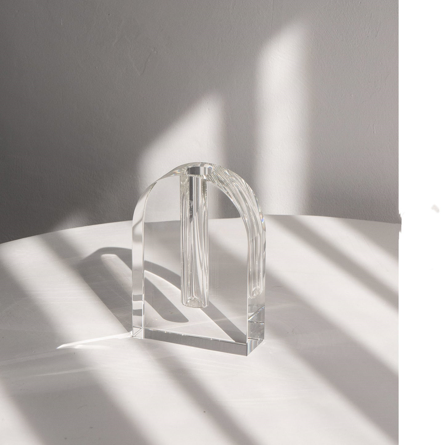 Luxe Crystal Vase – The Pinnacle of Modern Elegance