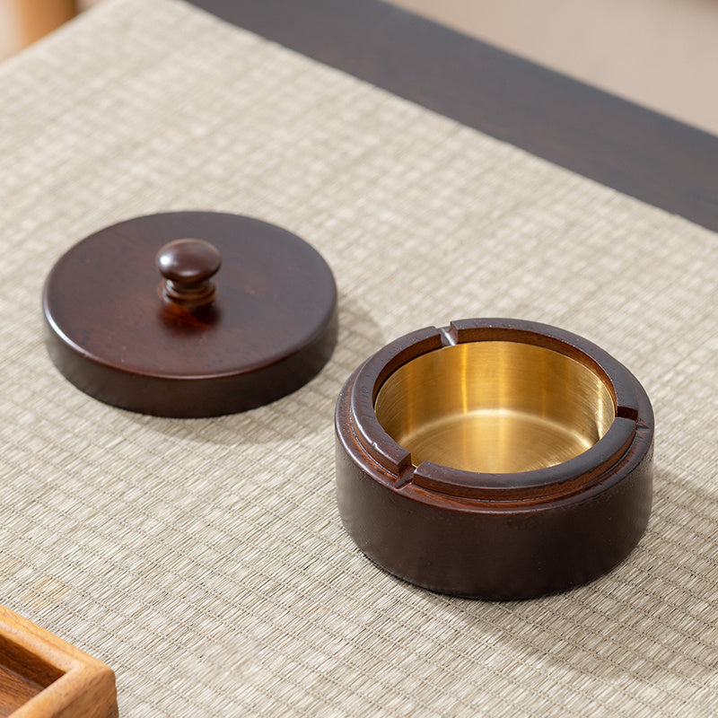Walnut Wood Ashtray – Old-School Luxury with Timeless Craftsmanship