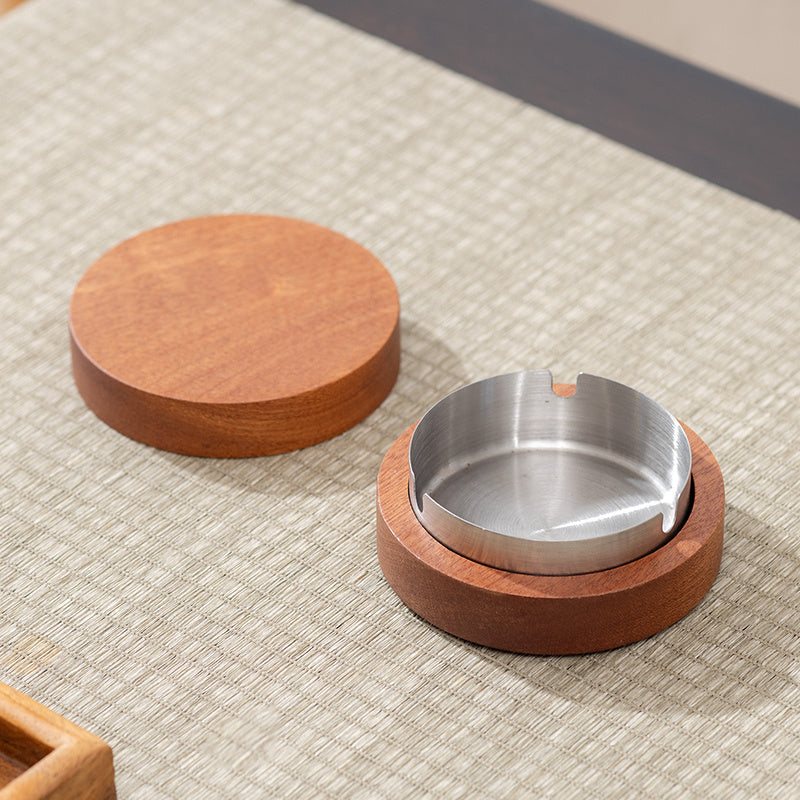 Walnut Wood Ashtray – Old-School Luxury with Timeless Craftsmanship